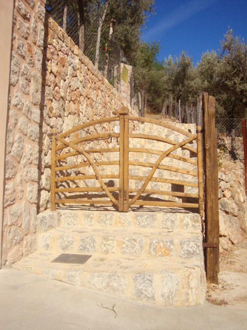 Construction of external barriers