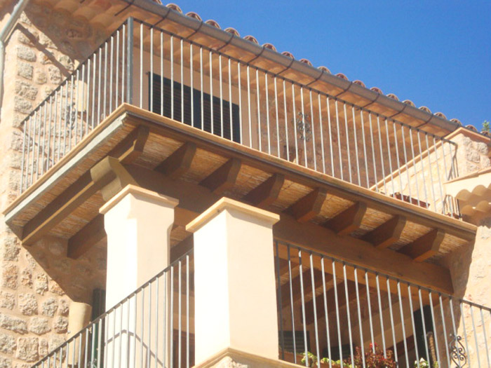 Construction of balconies